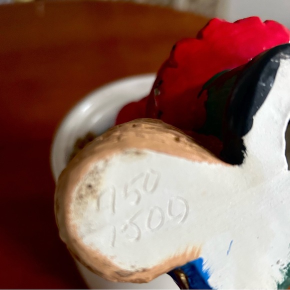 Christmas Scottish Santa w/ Kilt Bagpipe Dog Presents Vintage figurine numbered - Picture 6 of 6